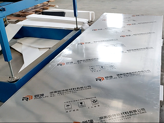 不銹鋼夾芯板市場需求飆升，建筑行業(yè)新寵備受矚目